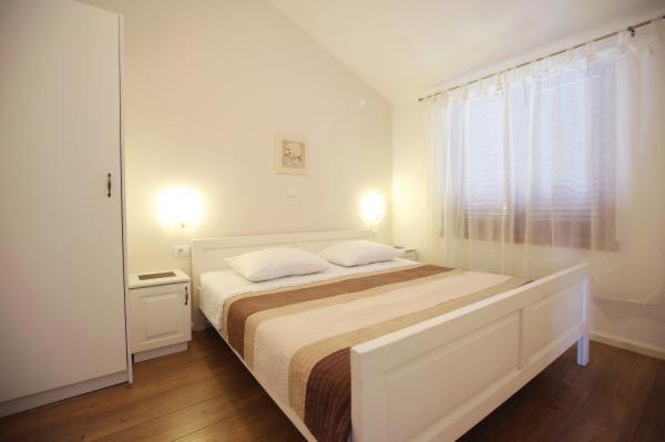 Apartments Lena Sukošan Extérieur photo