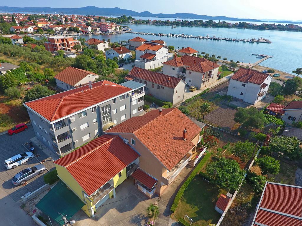 Apartments Lena Sukošan Extérieur photo